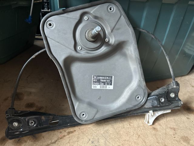 bontott SKODA ROOMSTER Bal hátsó Ablakemelő Szerkezet (Mechanikus)