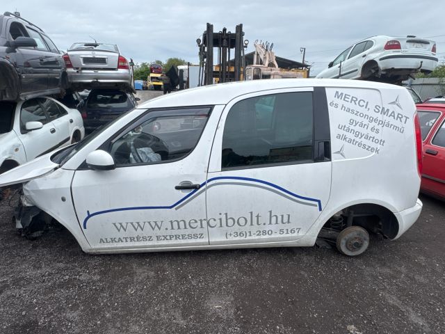 bontott SKODA ROOMSTER Bal hátsó Ajtóbehúzó