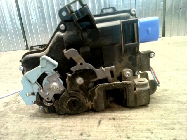 bontott SKODA ROOMSTER Bal hátsó Ajtózár