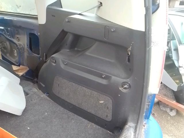 bontott SKODA ROOMSTER Bal hátsó Csomagtér Burkolat (Műanyag)