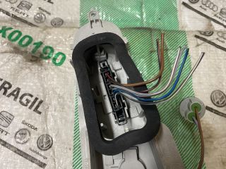 bontott SKODA ROOMSTER Bal Hátsó Lámpa Foglalat