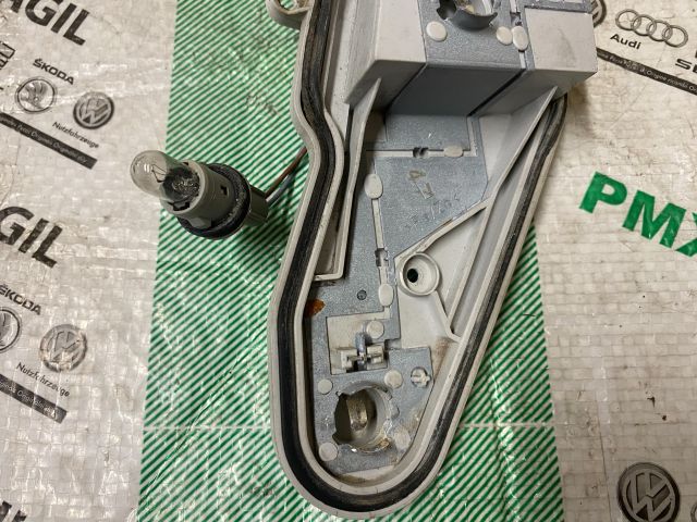 bontott SKODA ROOMSTER Bal Hátsó Lámpa Foglalat