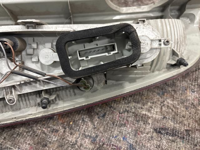 bontott SKODA ROOMSTER Bal Hátsó Lámpa