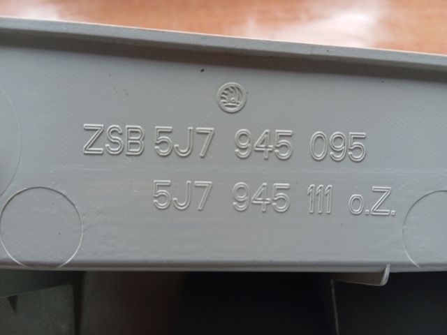 bontott SKODA ROOMSTER Bal Hátsó Lámpa