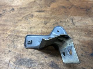 bontott SKODA ROOMSTER Bal Sárvédő Oldaltartó