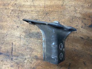 bontott SKODA ROOMSTER Bal Sárvédő Oldaltartó