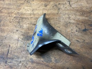 bontott SKODA ROOMSTER Bal Sárvédő Oldaltartó