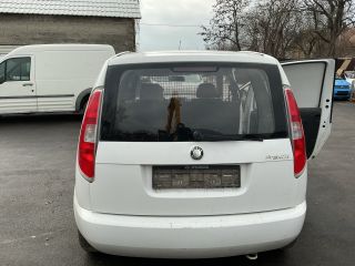 bontott SKODA ROOMSTER Csomagtérajtó (Részeivel)