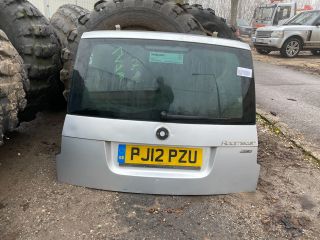 bontott SKODA ROOMSTER Csomagtérajtó (Részeivel)