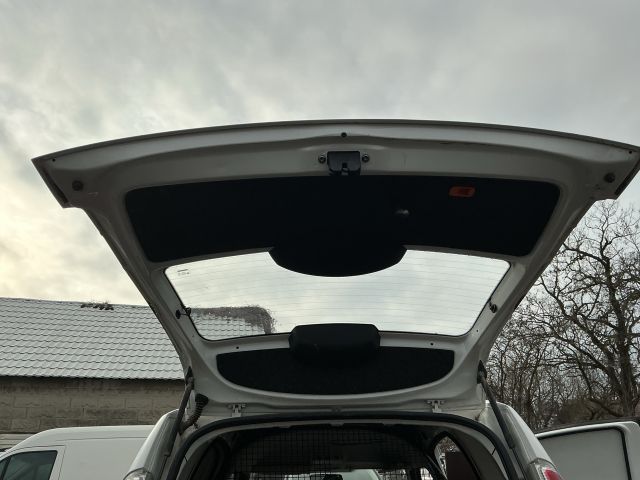 bontott SKODA ROOMSTER Csomagtérajtó (Részeivel)