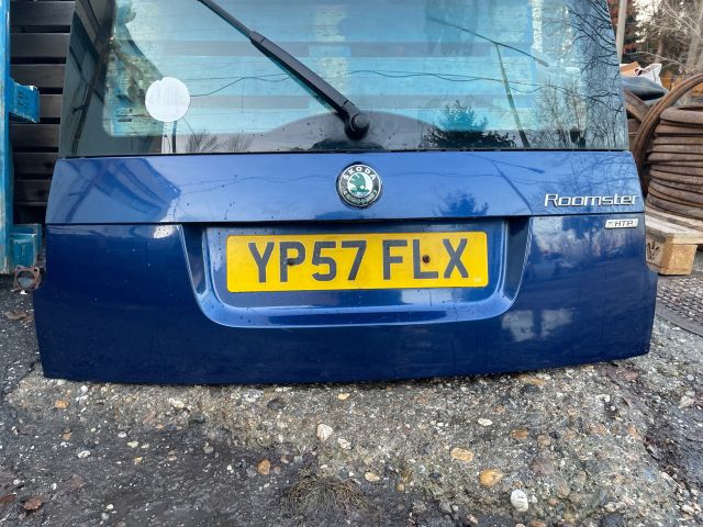 bontott SKODA ROOMSTER Csomagtérajtó (Részeivel)