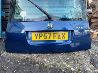 bontott SKODA ROOMSTER Csomagtérajtó (Részeivel)