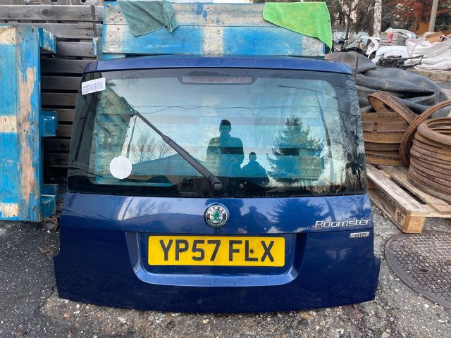 bontott SKODA ROOMSTER Csomagtérajtó (Részeivel)