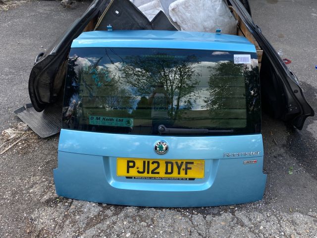 bontott SKODA ROOMSTER Csomagtérajtó (Részeivel)