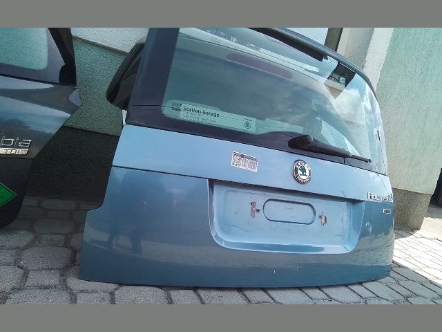 bontott SKODA ROOMSTER Csomagtérajtó (Részeivel)