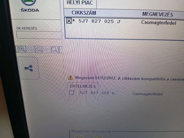 bontott SKODA ROOMSTER Csomagtérajtó (Üres lemez)