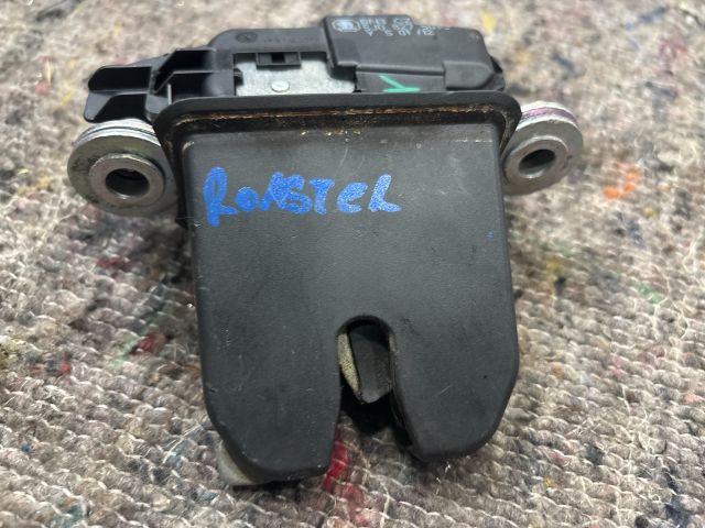 bontott SKODA ROOMSTER Csomagtérajtó Zárszerkezet