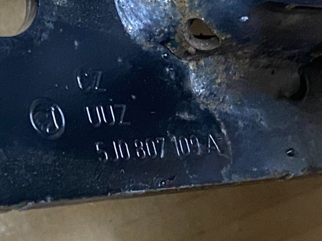 bontott SKODA ROOMSTER Első Lökhárító Merevítő (Fém)