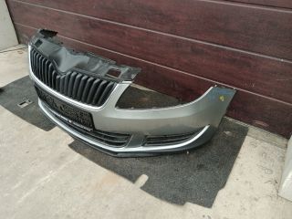bontott SKODA ROOMSTER Első Lökhárító (Részeivel)