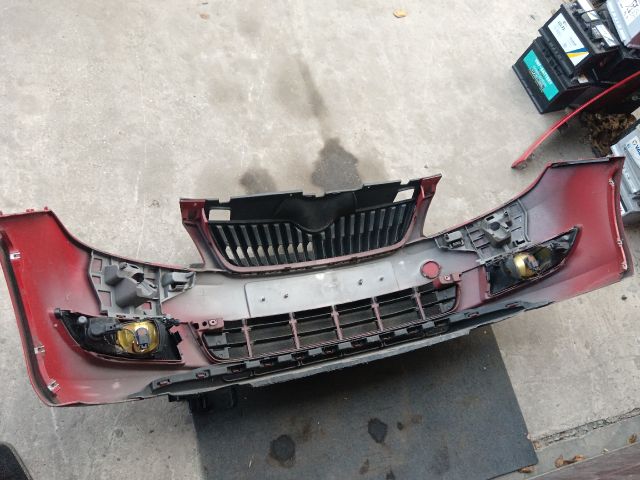 bontott SKODA ROOMSTER Első Lökhárító (Részeivel)