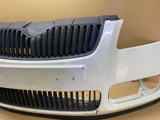 bontott SKODA ROOMSTER Első Lökhárító (Részeivel)