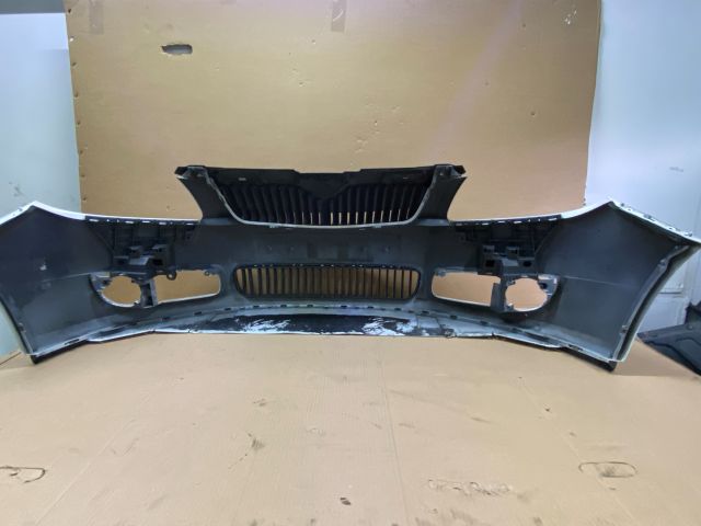 bontott SKODA ROOMSTER Első Lökhárító (Részeivel)