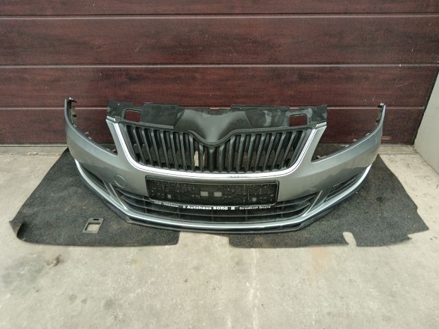 bontott SKODA ROOMSTER Első Lökhárító (Részeivel)
