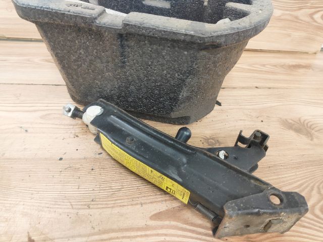 bontott SKODA ROOMSTER Emelő