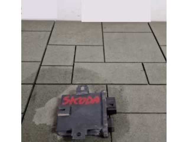 bontott SKODA ROOMSTER Fényszóró Elektronika