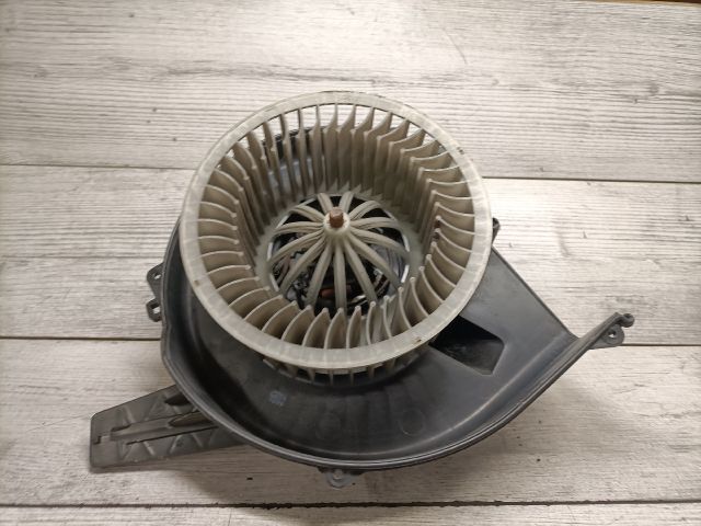 bontott SKODA ROOMSTER Fűtőmotor (Klímás)