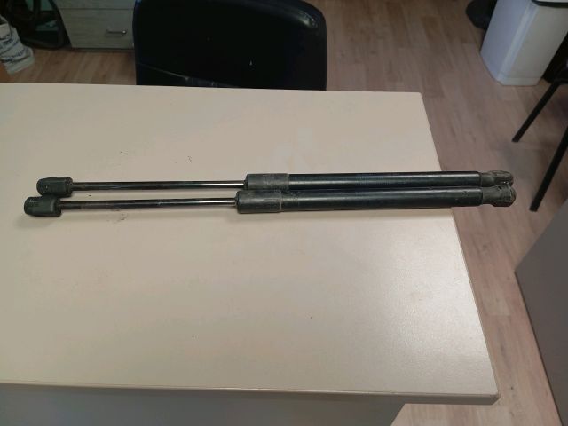 bontott SKODA ROOMSTER Gázrugós Kitámasztó Teleszkóp Pár Csomagtérajtó