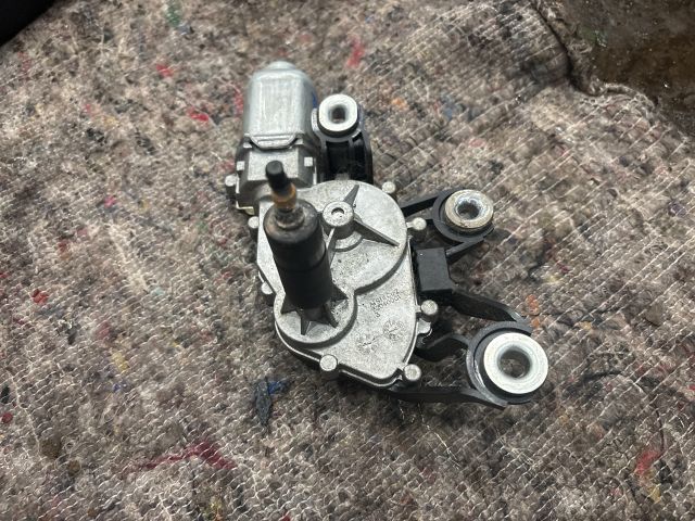 bontott SKODA ROOMSTER Hátsó Ablaktörlő Motor