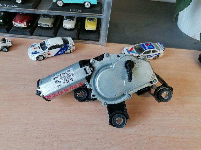 bontott SKODA ROOMSTER Hátsó Ablaktörlő Motor