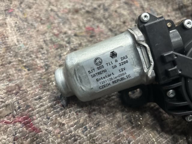 bontott SKODA ROOMSTER Hátsó Ablaktörlő Motor