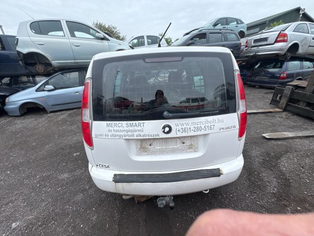 bontott SKODA ROOMSTER Hátsó Lökhárító (Üresen)