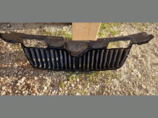 bontott SKODA ROOMSTER Hűtőrács