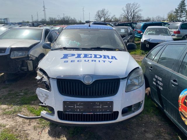 bontott SKODA ROOMSTER Hűtőrács