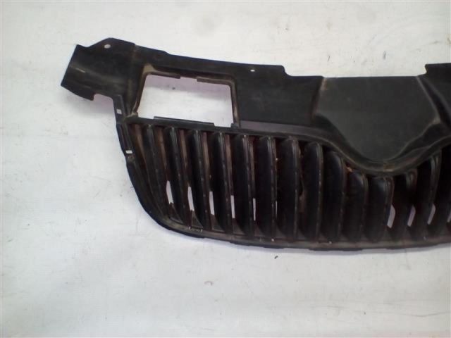 bontott SKODA ROOMSTER Hűtőrács