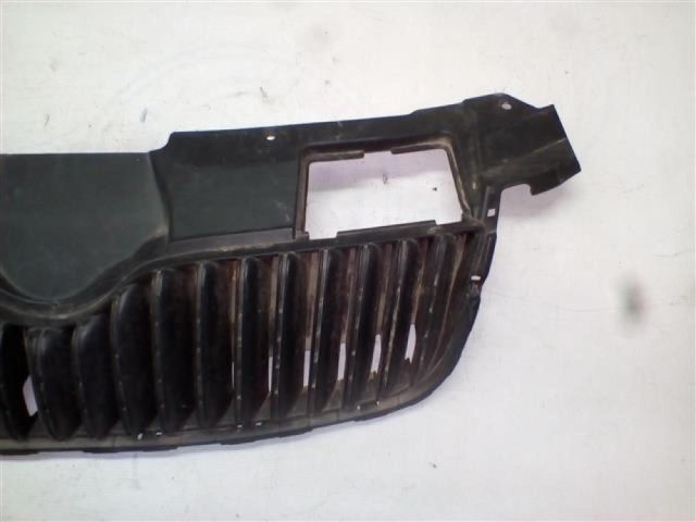 bontott SKODA ROOMSTER Hűtőrács