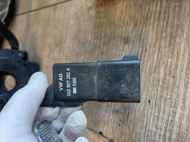 bontott SKODA ROOMSTER Izzító Relé