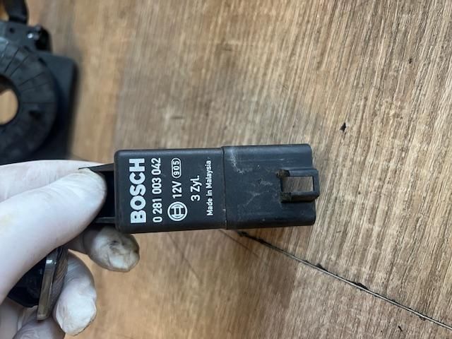 bontott SKODA ROOMSTER Izzító Relé