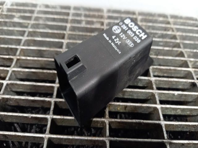 bontott SKODA ROOMSTER Izzító Relé