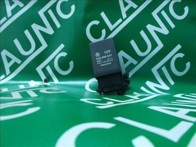 bontott SKODA ROOMSTER Izzító Relé