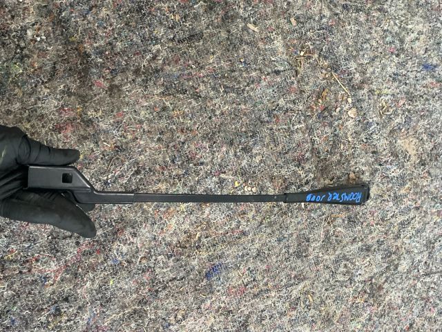 bontott SKODA ROOMSTER Jobb első Ablaktörlő Kar