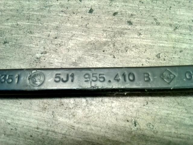 bontott SKODA ROOMSTER Jobb első Ablaktörlő Kar