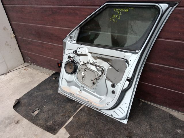 bontott SKODA ROOMSTER Jobb első Ajtó (Részeivel)