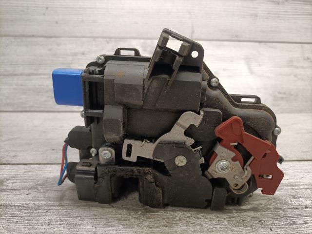 bontott SKODA ROOMSTER Jobb első Ajtózár