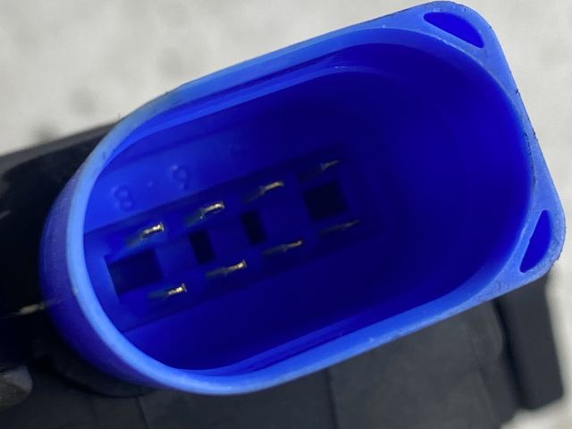 bontott SKODA ROOMSTER Jobb első Ajtózár