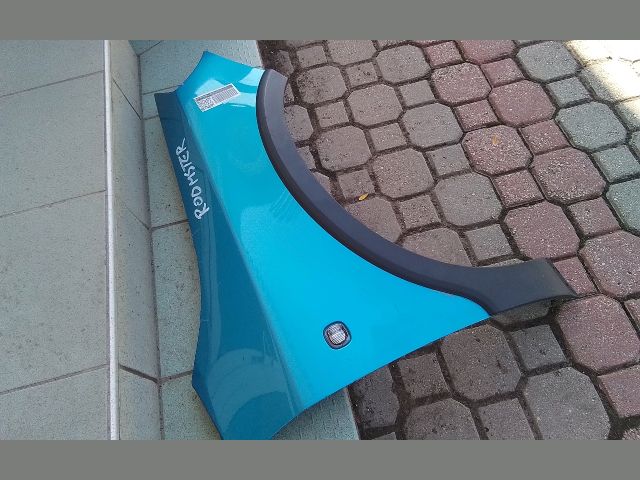 bontott SKODA ROOMSTER Jobb első Sárvédő