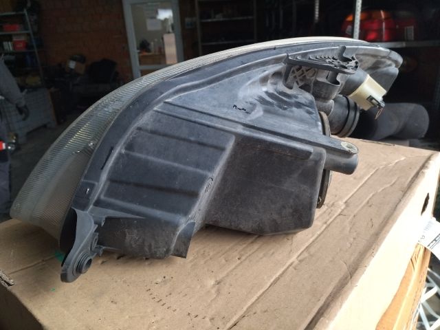 bontott SKODA ROOMSTER Jobb Fényszóró